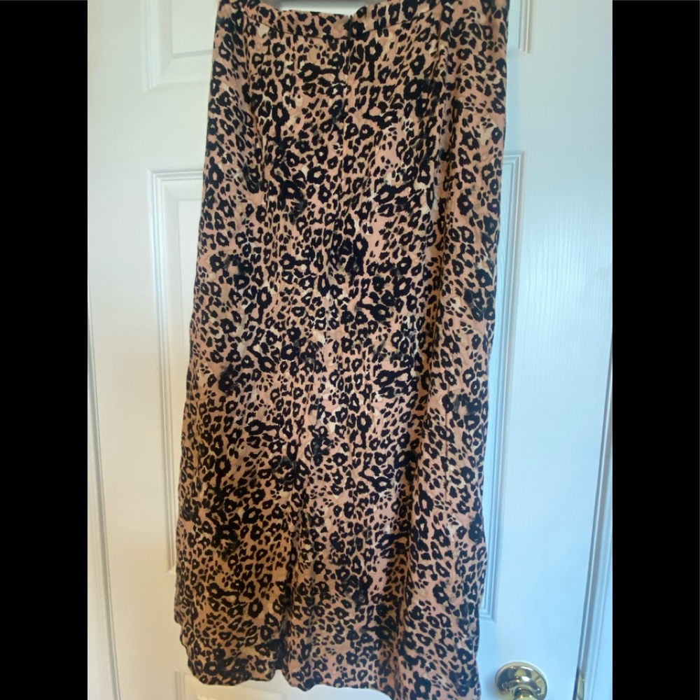 Wilfred Midi skirt | classic Leopard print | Size 10 | NWOT condition
